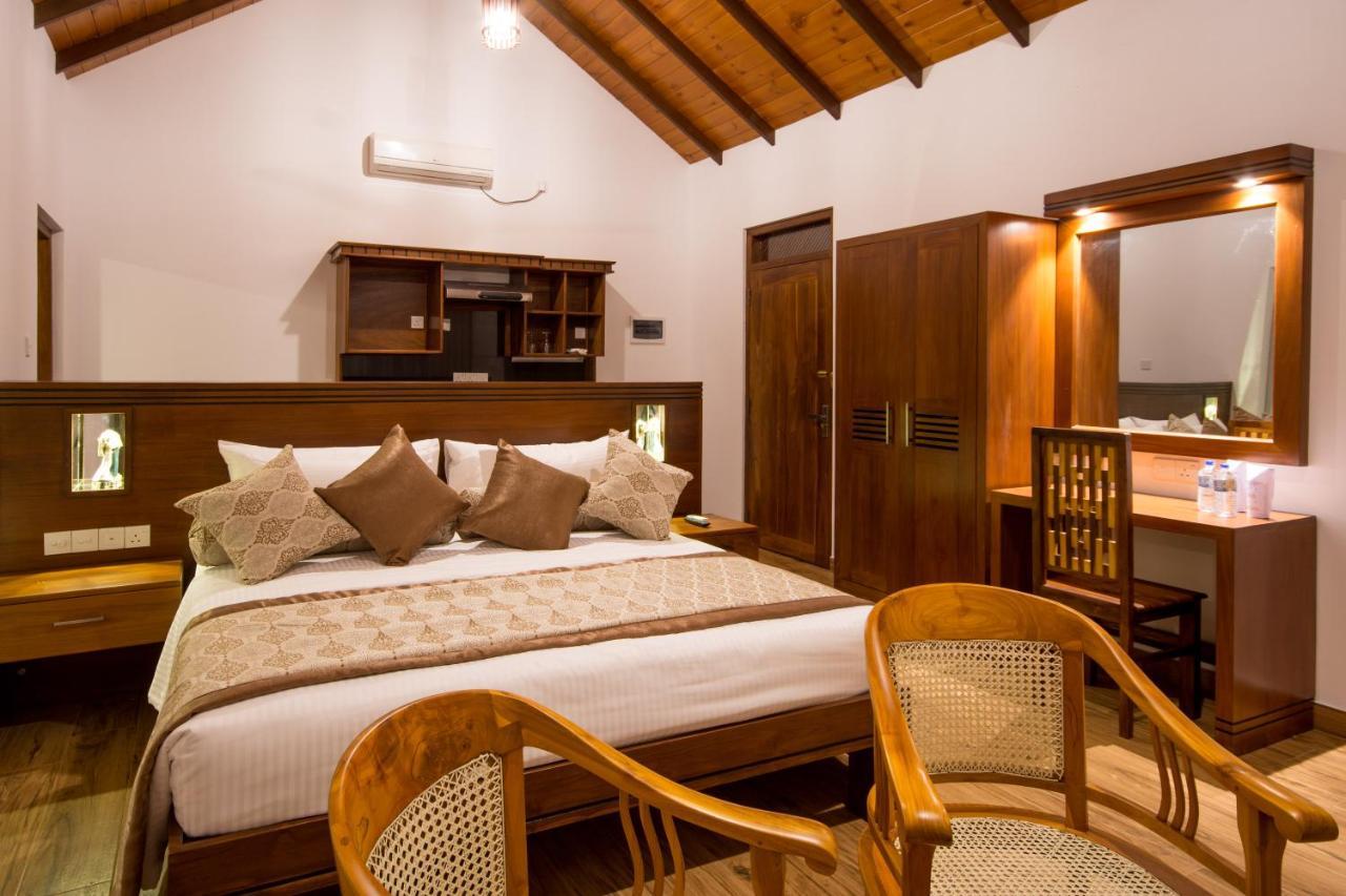 Okwin Resort Kandy Esterno foto