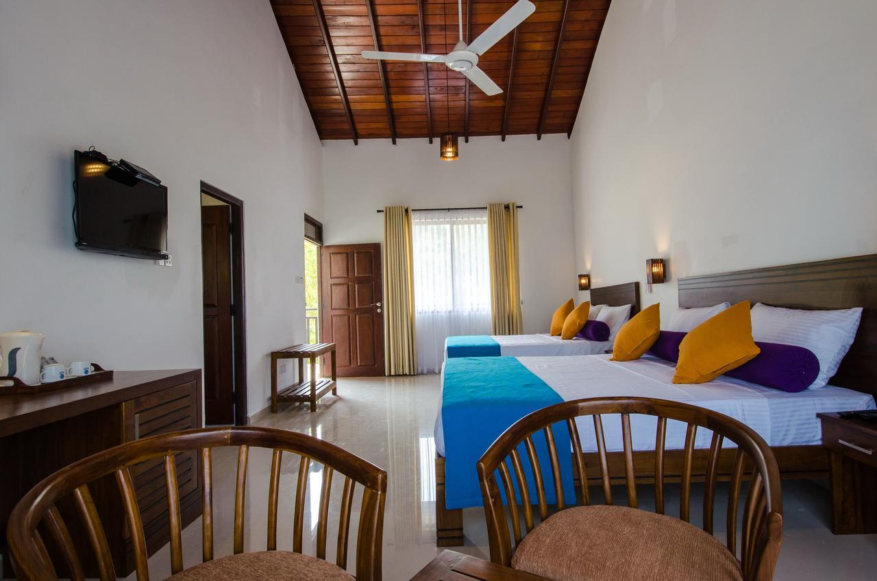 Okwin Resort Kandy Esterno foto