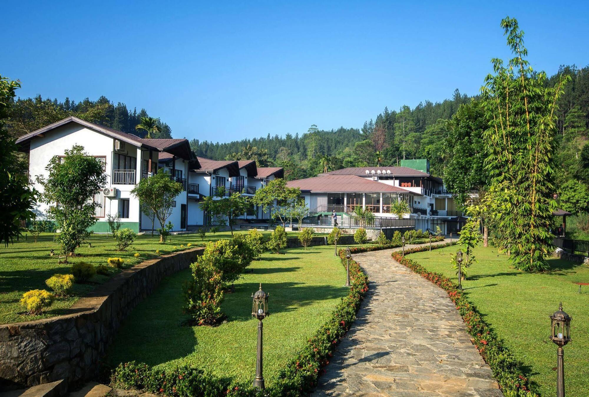 Okwin Resort Kandy Esterno foto
